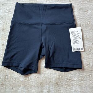 Lululemon Athletica Navy Wunder Train HR 6” Shorts
